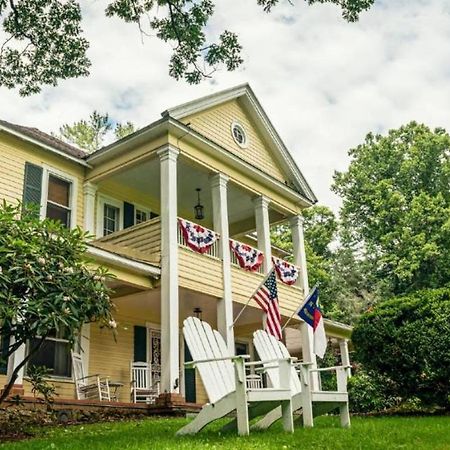 وينزفيل، كارولاينا الشمالية The Yellow House On Plott Creek المظهر الخارجي الصورة