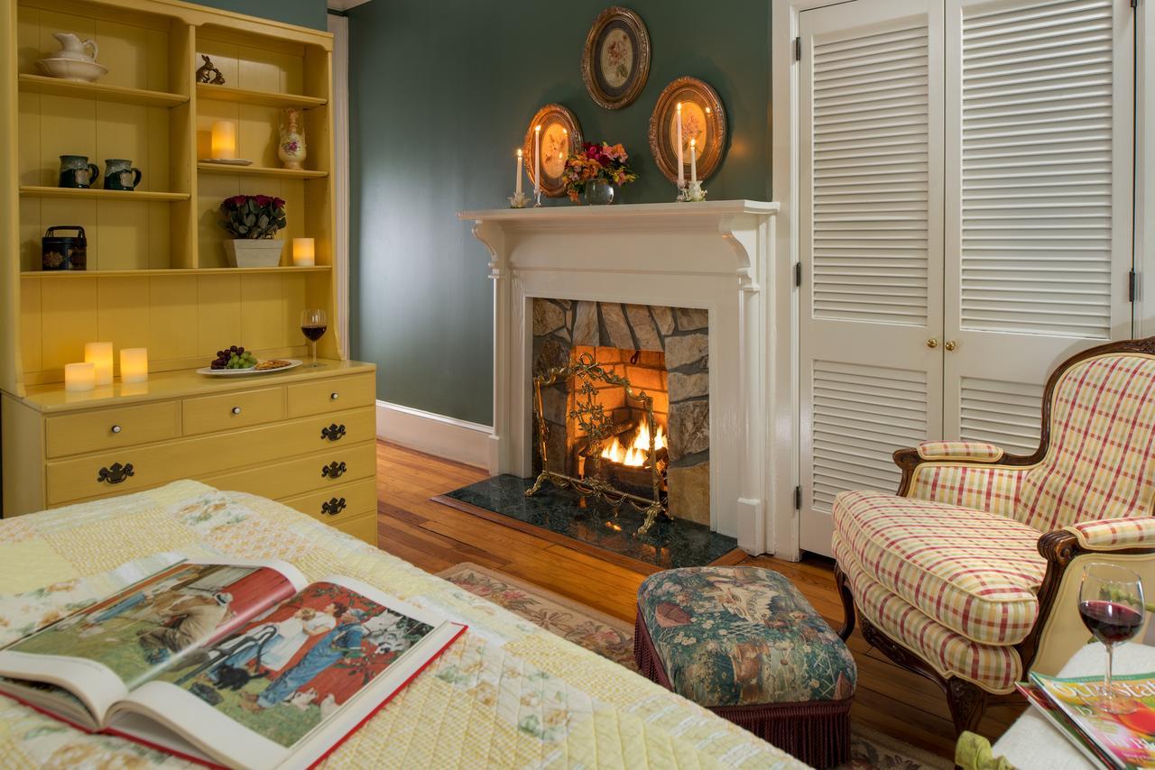 وينزفيل، كارولاينا الشمالية The Yellow House On Plott Creek المظهر الخارجي الصورة